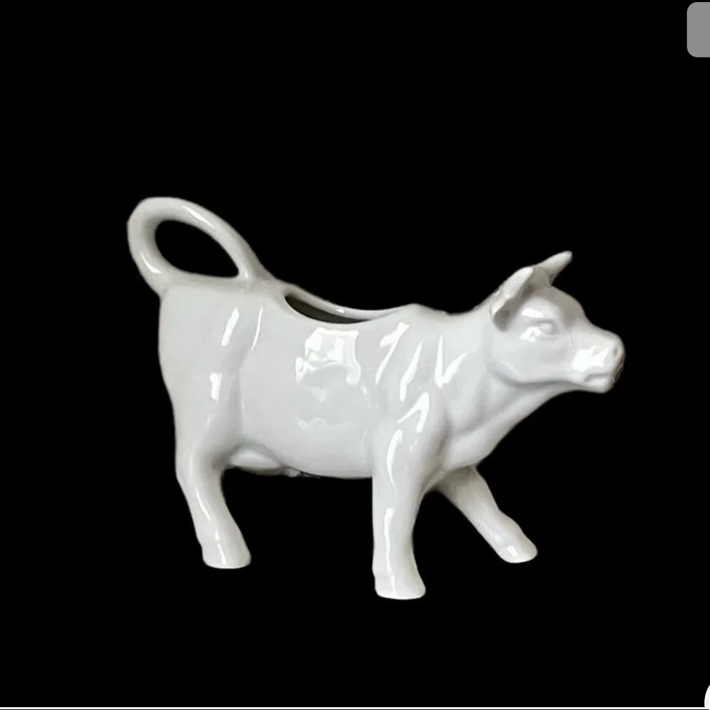 Vintage ROWOCO Porcelain Cow Dairy Creamer Pitcher Made In Japan